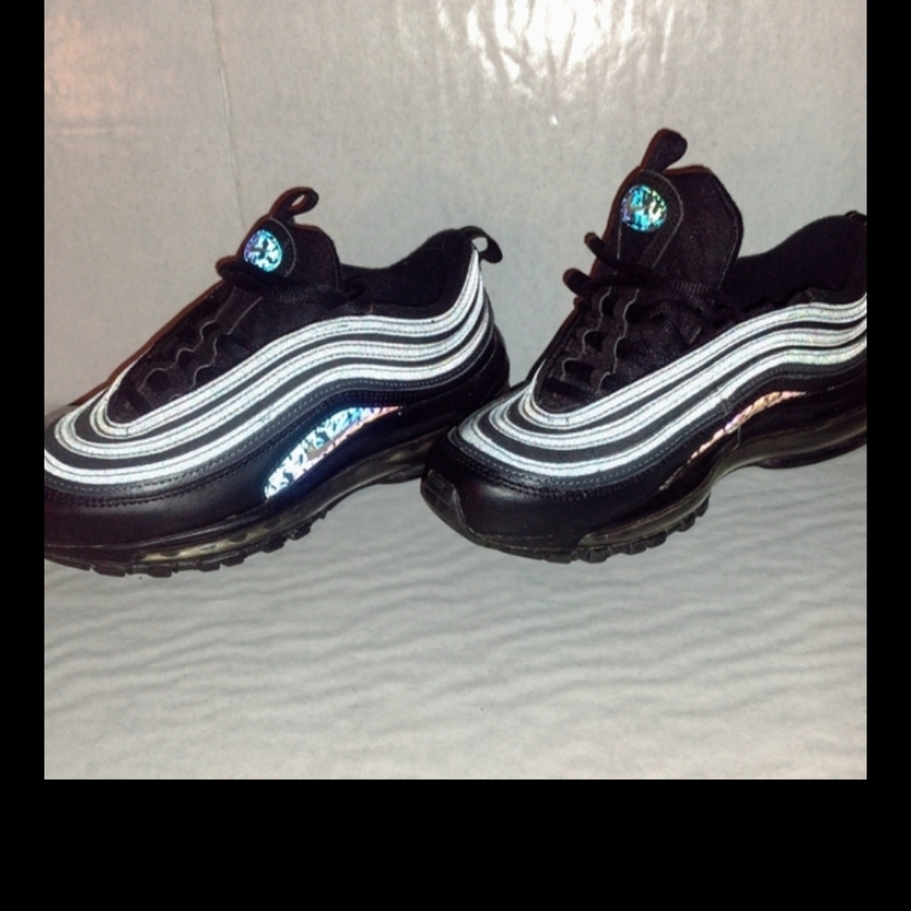 Nike Women's Black and Silver Sneakers